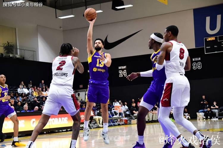 斯潘塞半场出战15分钟，7中4得到9分4板4助攻1抢断