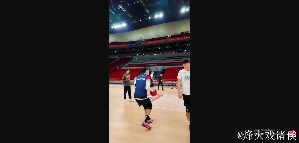 山东男篮社媒分享队内训练片段:时间会给坚持最好的答案 山东男篮社媒分享队内训练片段:时间会给坚持最好的答案