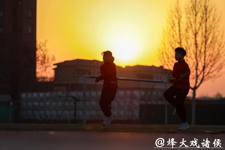 河北内丘:绳舞飞扬 快乐成长 河北内丘:绳舞飞扬 快乐成长