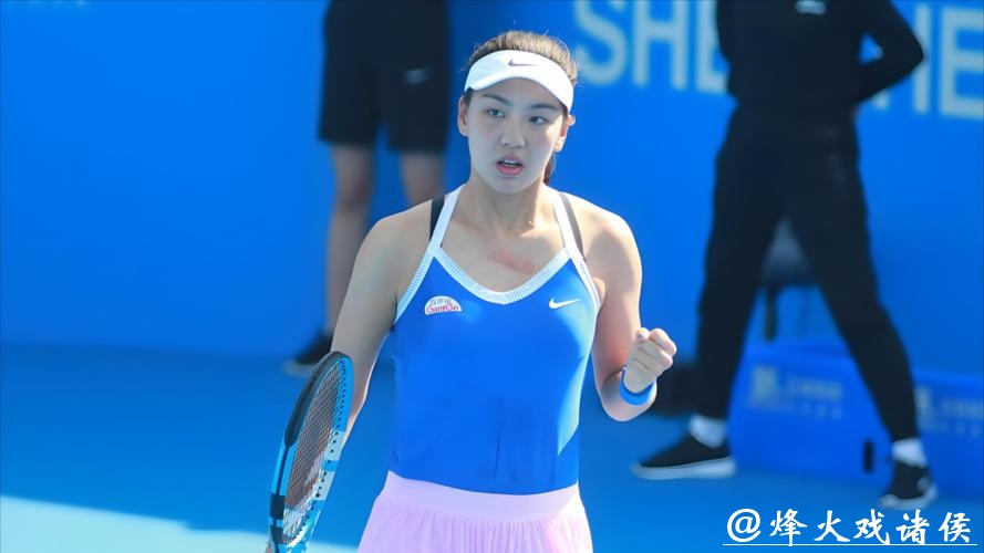 闯过澳网首轮关，王欣瑜的笑容里，多了几分霸气